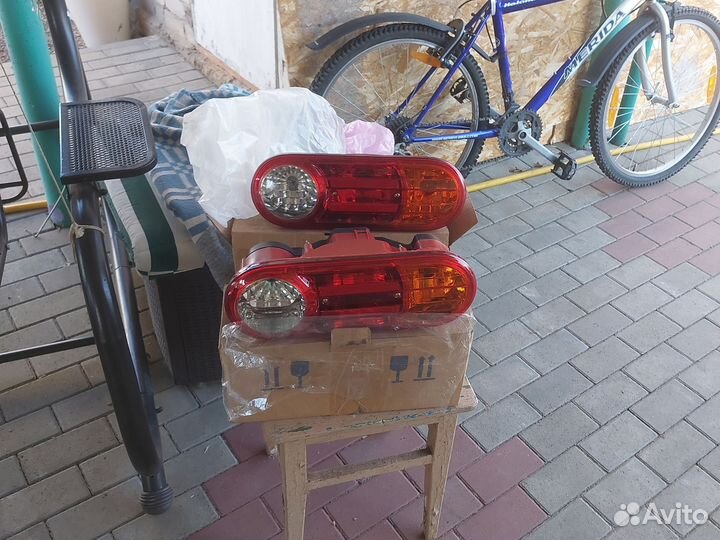 Задние фонари для грузовиков