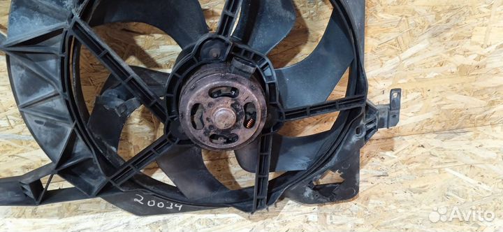 Диффузор вентилятора Renault Trafic 2-й рест. 2001