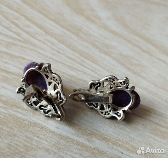 Серебряные серьги с чароитом