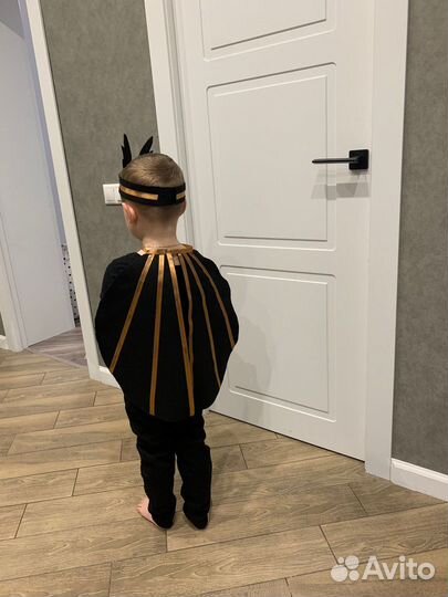 Карнавальный костюм жука(накидка крылья и усики )