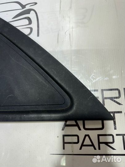 Накладка на стойку левая Kia Rio 2 JB G4EE 2011