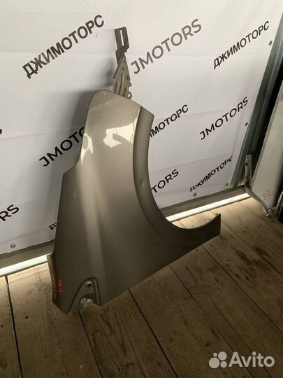 Крыло переднее правое Peugeot 208