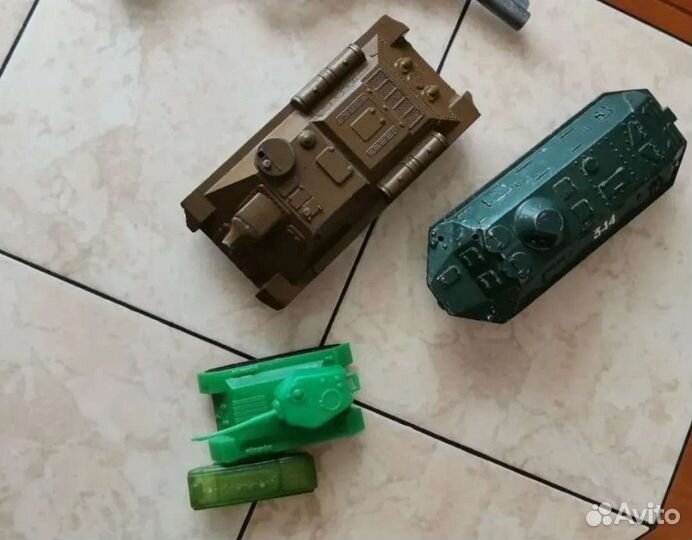 Игрушка танк СССР