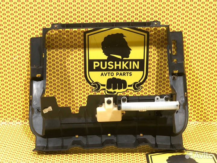 Накладка торпедо под бардачок правая Kia Sportage