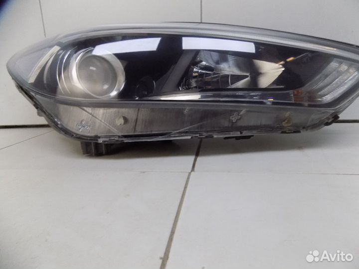 Фара правая Hyundai Tucson