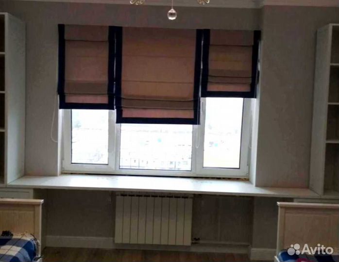 Рабочая зона в углу у окна