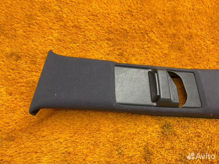 Обшивка стойки левая Mercedes-Benz E-Class W210