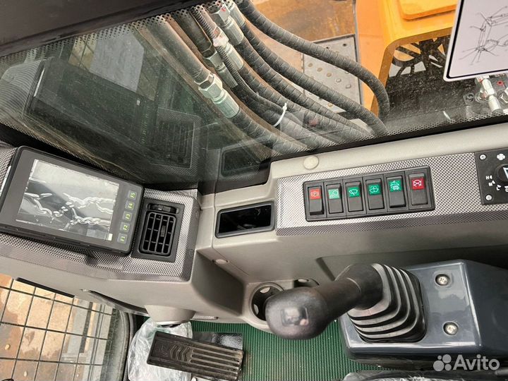 Колёсный экскаватор Bizon K150, 2023