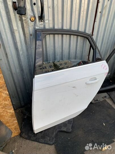 Левая задняя дверь Ауди А4 B8 седан