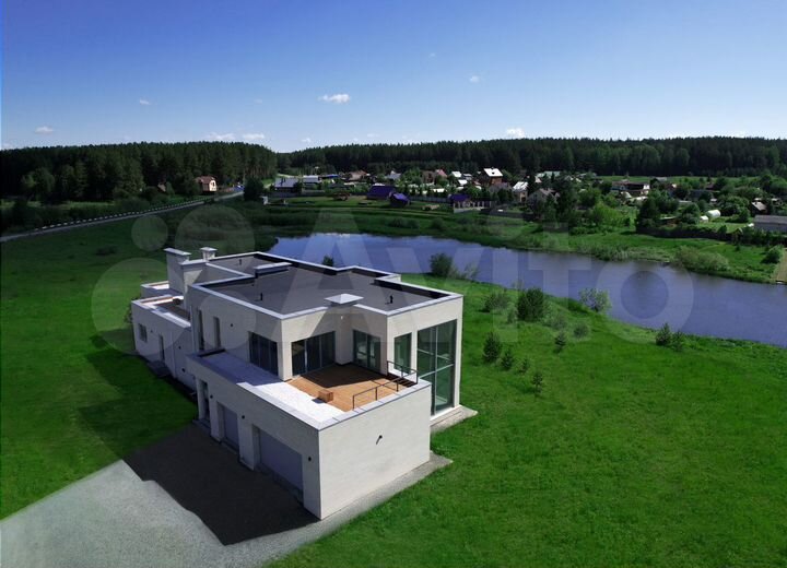 Коттедж 830 м² на участке 35 сот.