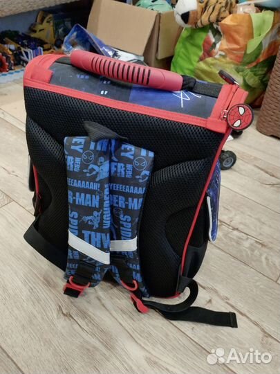 Школьный рюкзак