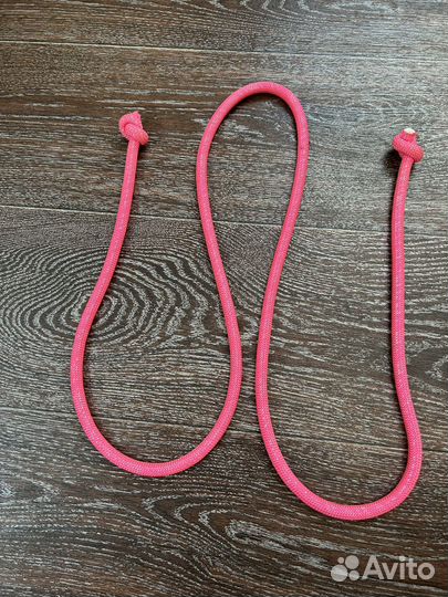 Гимнастическая скакалка