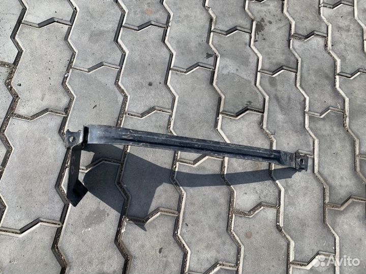 Крепление топливного бака Audi Q7 4LB BAR 2006