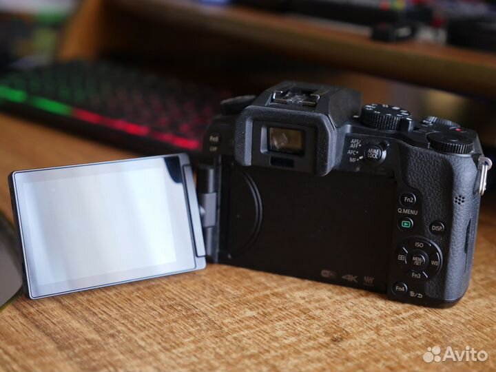 Беззеркальная камера Panasonic DMC G7