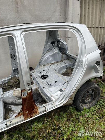 Крыло Toyota Vitz SCP10 1SZ-FE