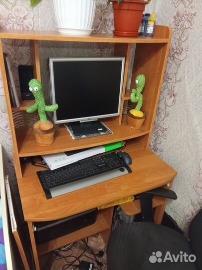 Компьютерный стол