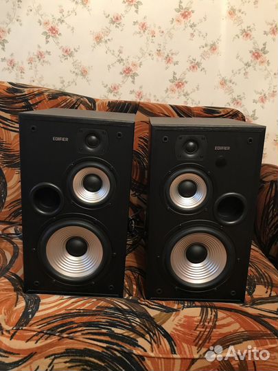 Активные колонки Edifier R2700