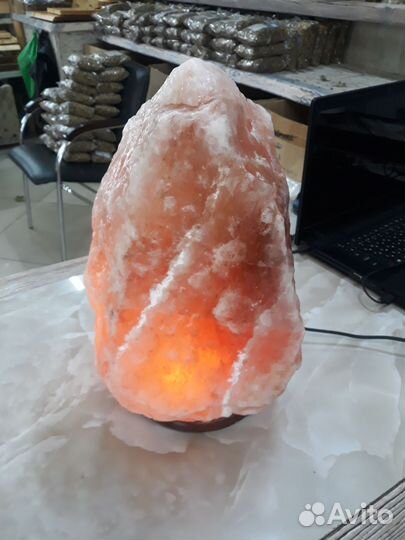 Соляная лампа из Розовой Гималайской соли