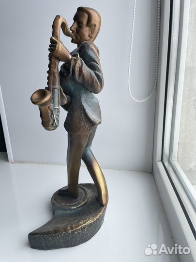 Саксофонист