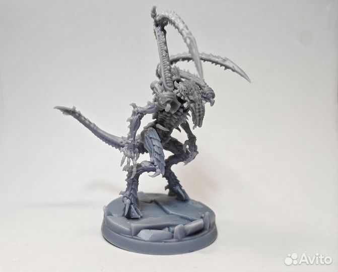 Миниатюра Warhammer 40000 Ликтор/Lictor