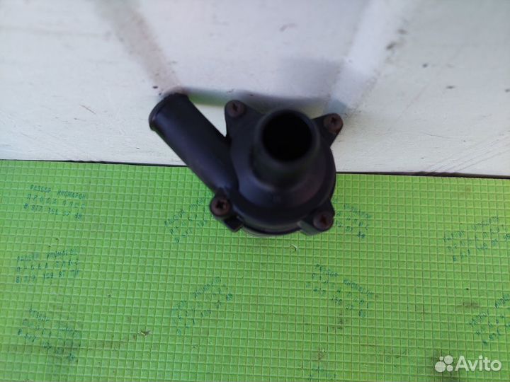 Дополнительная помпа Mercedes-Benz W202