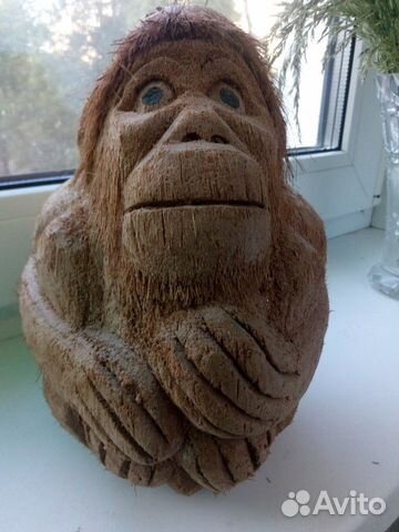 Шкатулка из большого кокосового ореха