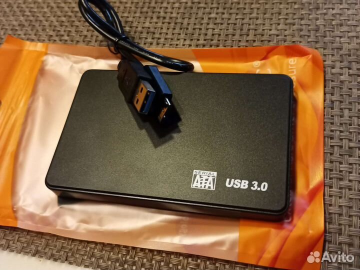 Внешний (1Тб) жесткий диск