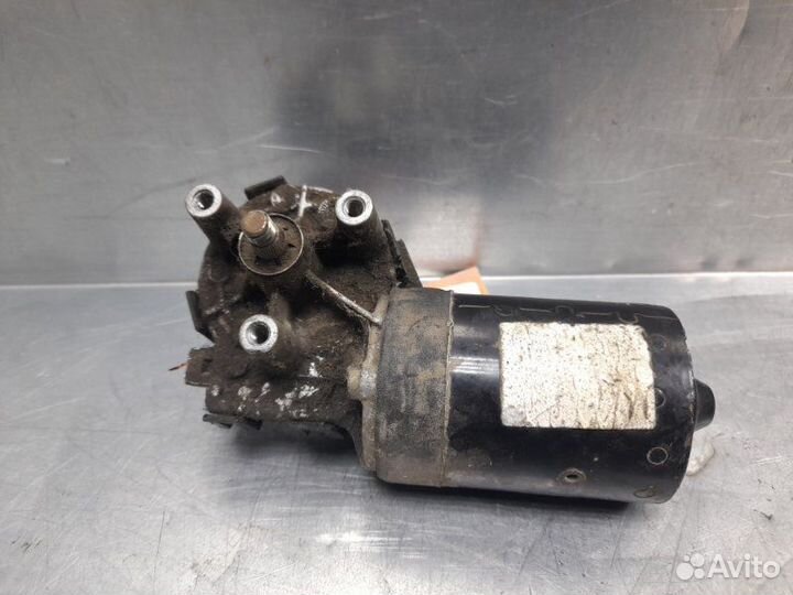 Моторчик стеклоочистителя передний Volkswagen