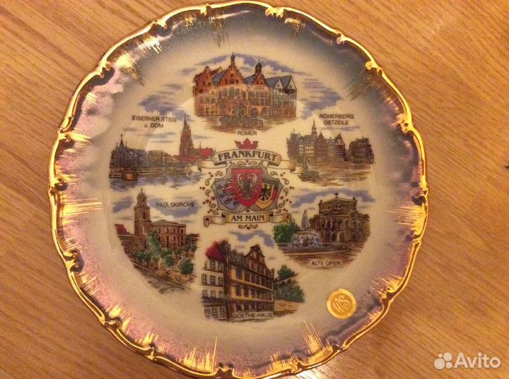 Сувенирные тарелочки