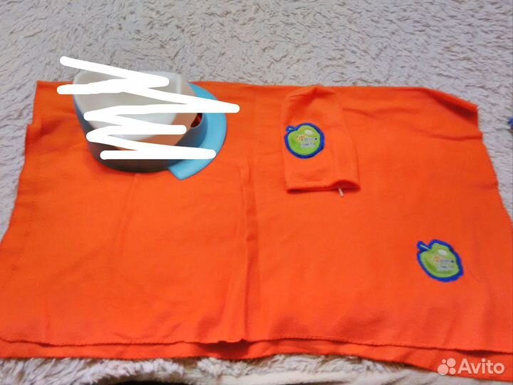 Балдахин-накидка, плед и бюстгалтер корм