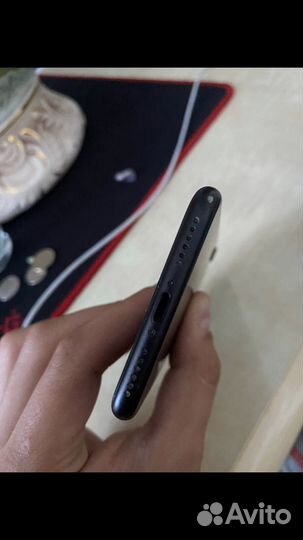 Телефон iPhone 7