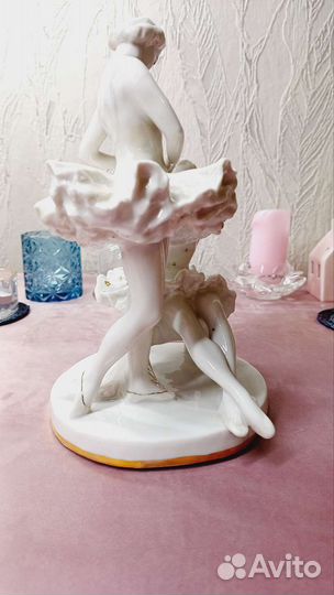 Фарфоровая статуэтка