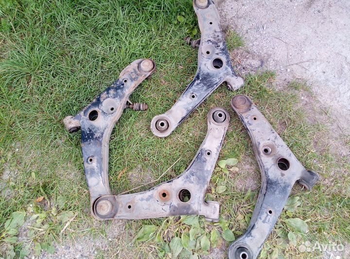 Mitsubishi Lancer 9 outlander (передний рычаг)