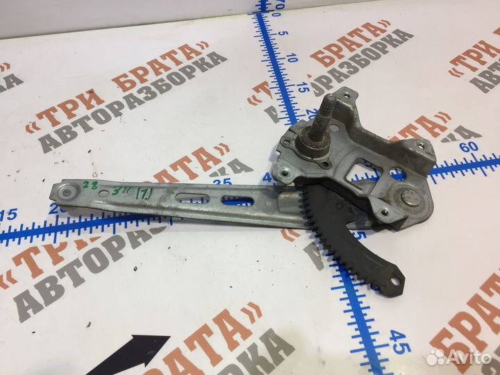 Стеклоподъемник задний правый (механический)