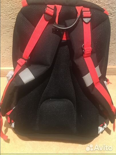 Школьный рюкзак-ранец