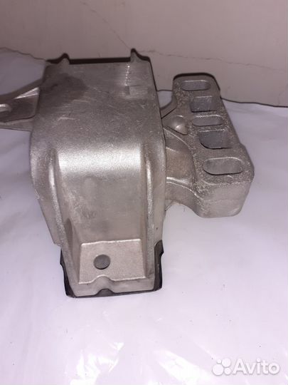 Опора двигателя правая skoda octavia