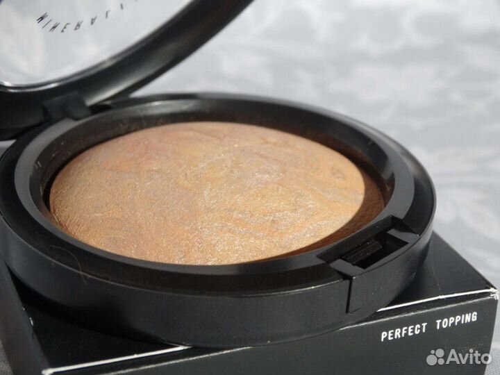 Хайлайтер, бронзер Mac Mineralize SkinFinish
