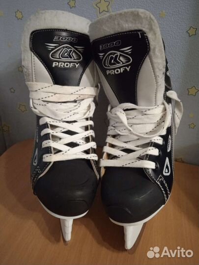 Коньки хоккейные 39 размер