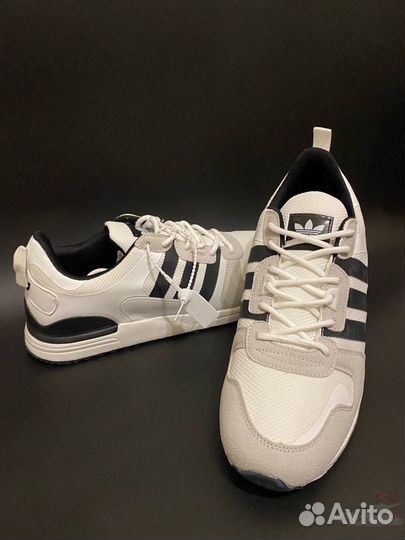 Мужские кроссовкт Adidas ZX 700