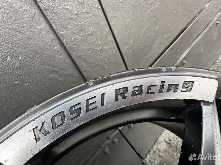 Продам комплект литых дисков R15