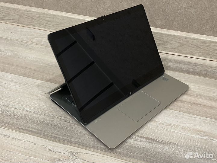 На запчасти Sony SVF14NA1EV