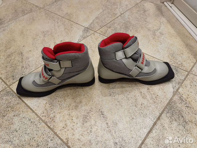 Лыжи и ботинки (35 размер) детсские