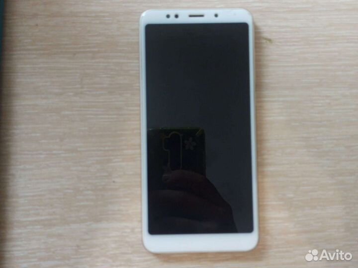 Телефон Xiaomi redmi 5 plus