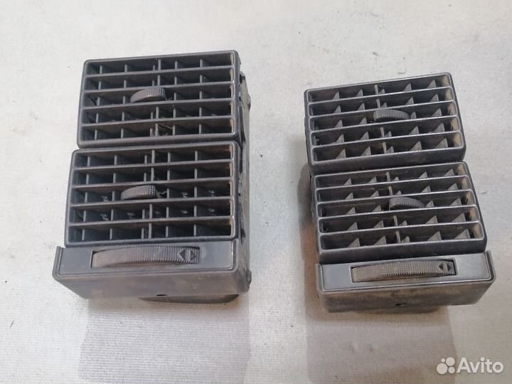 Дефлектор воздушный Audi 80 1990 893820901A B3