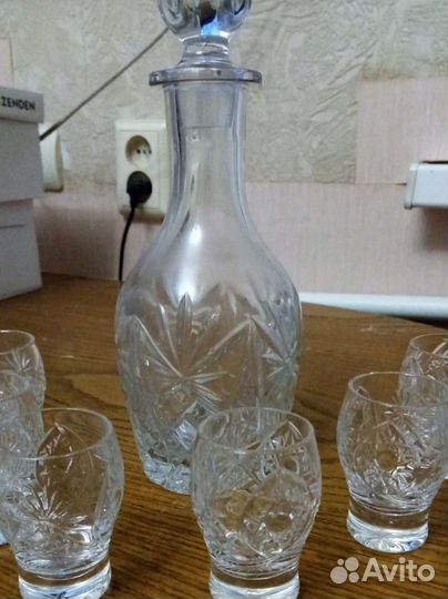 Графин с рюмками