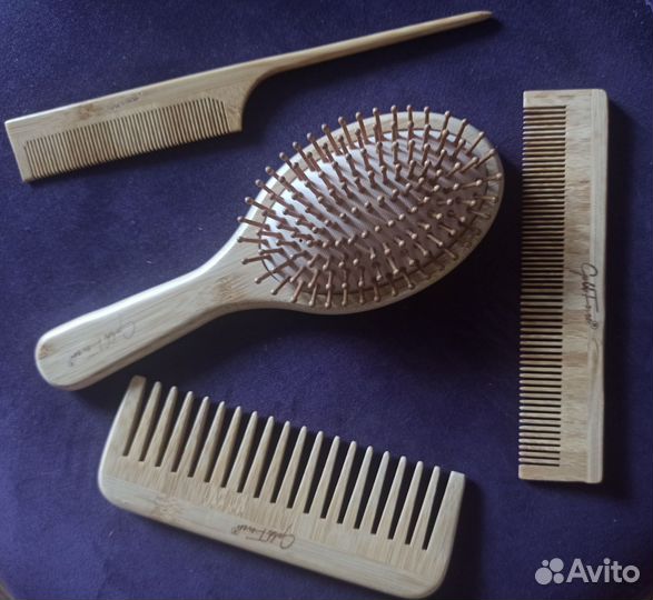 Набор новых деревянных расчесок (цена за набор)