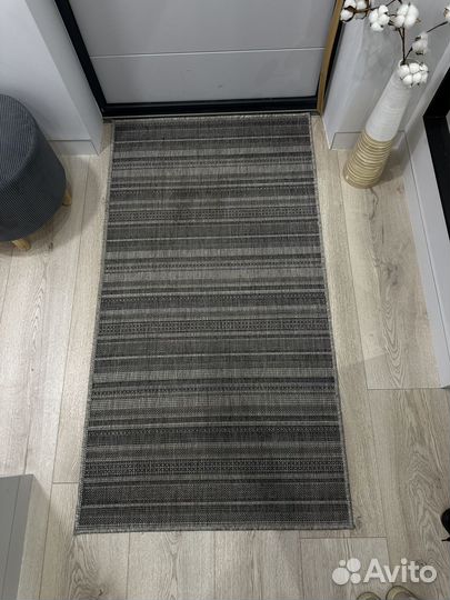 Пуфик + ковер + ваза