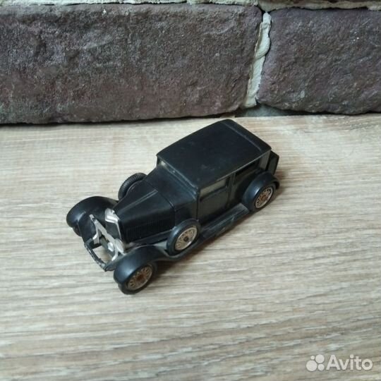 Модель авто черный Panhard 35CV 1927 год