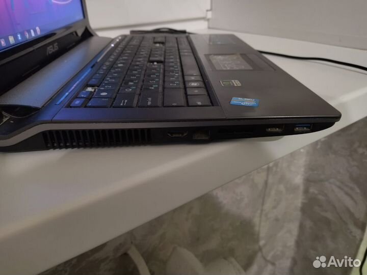 Ноутбук asus