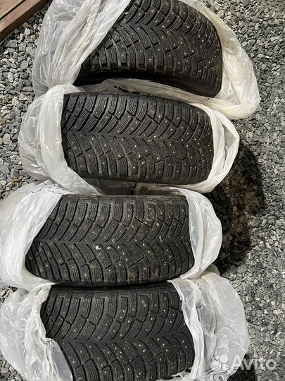 Michelin X-Ice North 4 235/50 R18